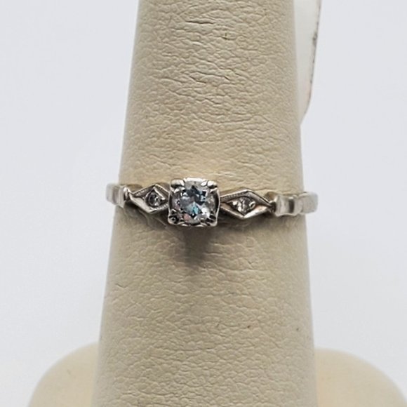 Vintage 14K White Gold Diamond Engagement Ring .18TCW 1.65 Grams Size 6.75